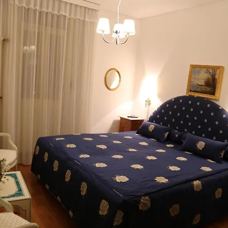 克罗娜酒店 酒店