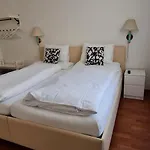 Hotel Corona ホテル *